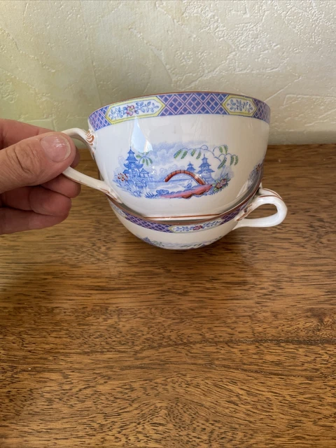 rare 2 grandes Tasses à Thé en porcelaine de Sarreguemines Minton  ?