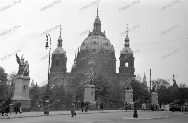 Negativ-Berlin-1940-Architektur-stadt-Straßen szene-Wehrmacht-kirche-8