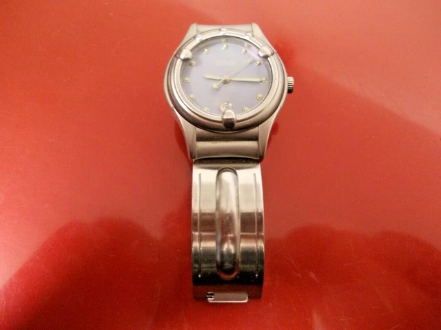 Vintage sales dakota watches