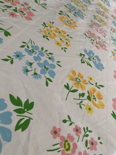 Vintage Montgomery Ward King Size Bright Flower Power Design Fringed Bedspread