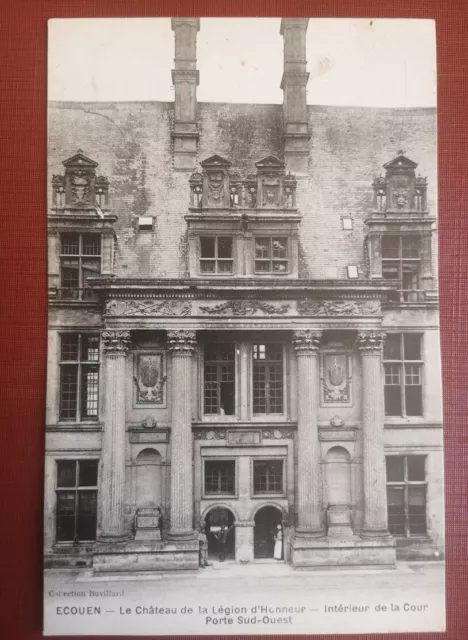 Cpa - 95 - Ecouen - Le Chateau De La Legion D Honneur - Interieur De La Cour