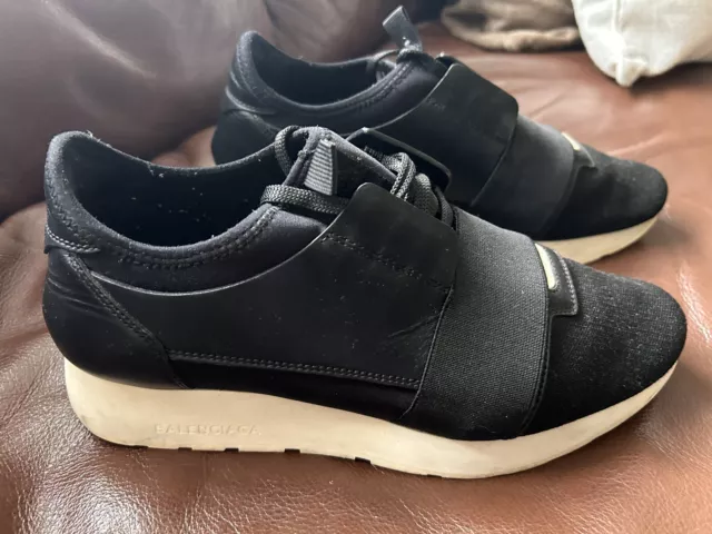 Balenciaga race deals runners triple black