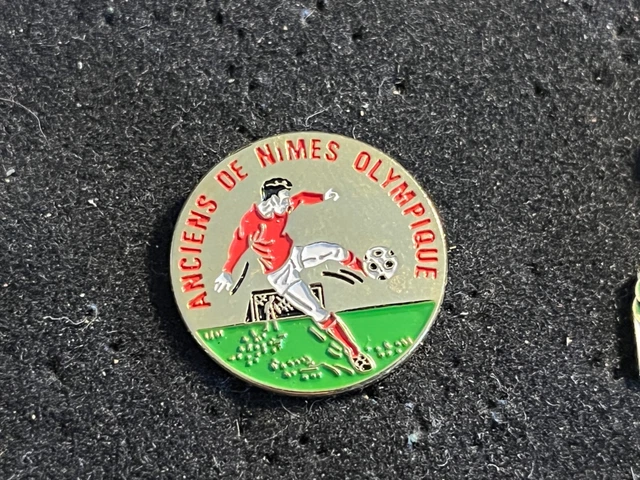 PIN'S PINS PIN Sport Football Nîmes OLYMPIQUE EUR 3,90 - FR