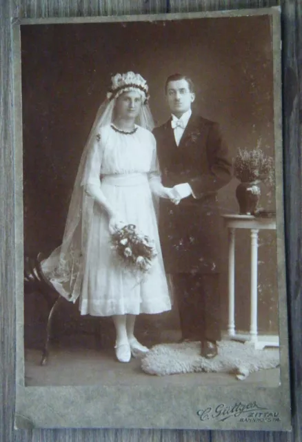 altes CDV Foto Fotografie C. Güttger Zittau Bahnhofstraße um 1890 Hochzeit Paar