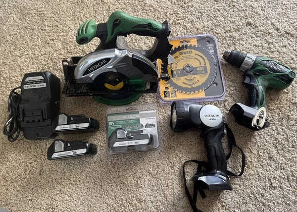 HITACHI Cordless Tool Bundle Saw, Drill, Flashlight, 3 Batteries, Charger, Case HITACHI Cordless Tool Bundle Saw, Drill, Flashlight, 3 Batteries, Charger, Case