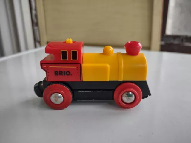 Brio Two Way Battery Powered Engine Train Red and Yellow working (Is Sluggish)