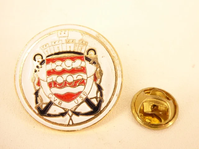 Pin's Pins Pin LAPEL Arthus Bertrand Société Produit Entretien "SC