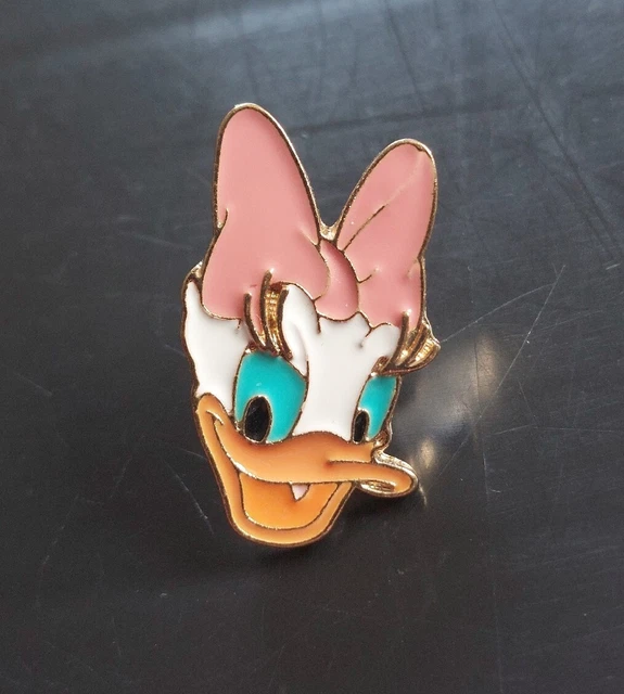 Disney's Daisy Duck Smiling  Cute Pin Lapel Badge - Great Gift Idea!