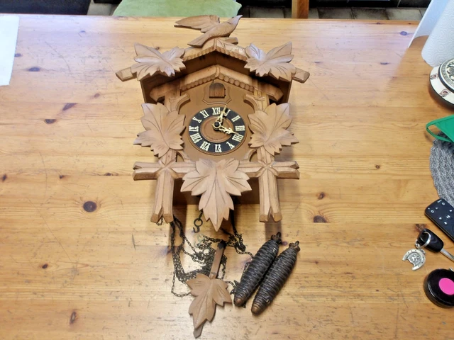 ANCIEN COUCOU EN BOIS, FORÊT NOIRE, MADE IN GERMANY, A RESTAURER