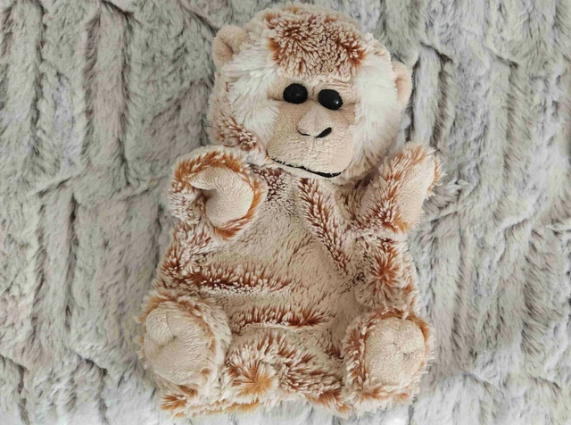 peluche doudou marionnette singe blanc et marron roux créations DANI