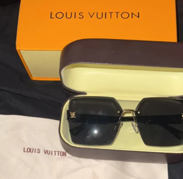 Louis Vuitton Hopscotch Wayfarer Sunglasses - Black Sunglasses, Accessories  - LOU371125