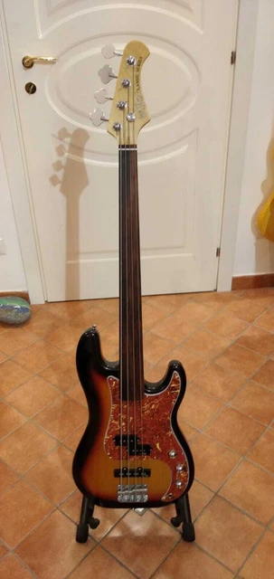 YAMAHA BASSO ELETTRICO FRETLESS - #8155017 - su Mercatino Musicale in