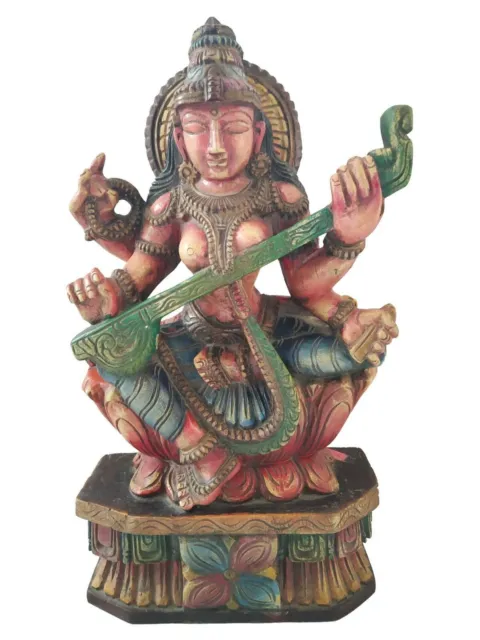 Estatua de Saraswati de madera tallada a mano religiosa hindú