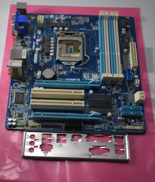 Gigabyte GA-B75M-D3H Rev.1.1 Intel B75 Mainboard Micro ATX Sockel 1155 m Blende