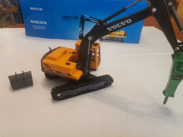 953290_4
