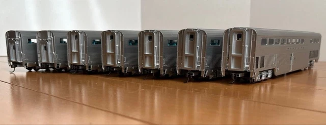 INTER MOUNTAIN STEP Up High-level Coach HO Scale Model Train