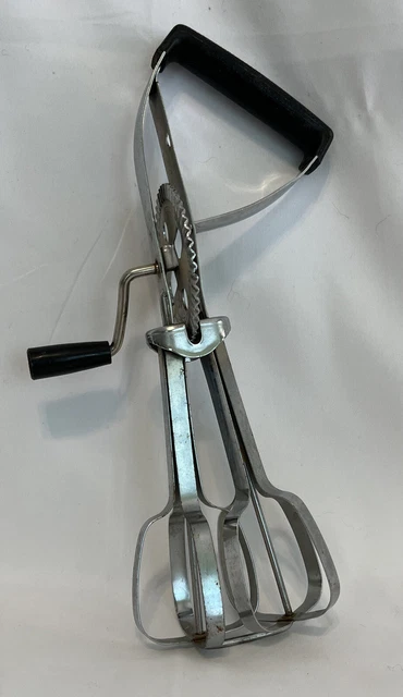 EKCO USA Vintage (1950s) Hand Held Egg Beater w/Black Angled Handle