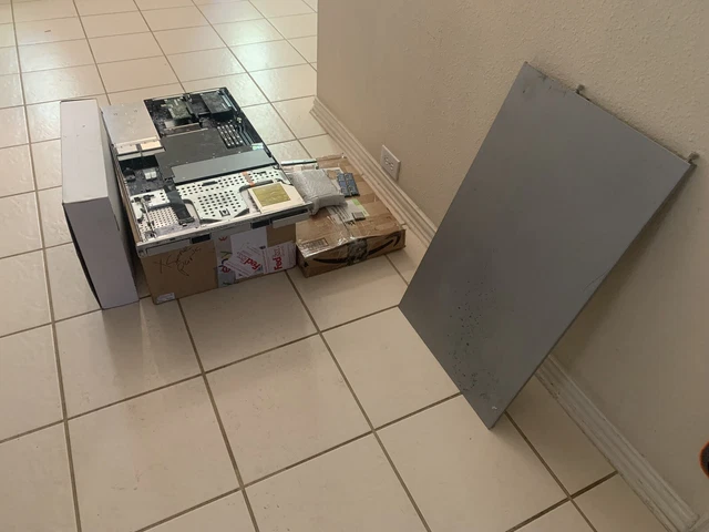 Apple Xserve 2008 Quad Core 2.8 with 16GB and 2 x 1TB and 1 x 250GB and More!! Apple Xserve 2008 Quad Core 2.8 with 16GB and 2 x 1TB and 1 x 250GB and More!!
