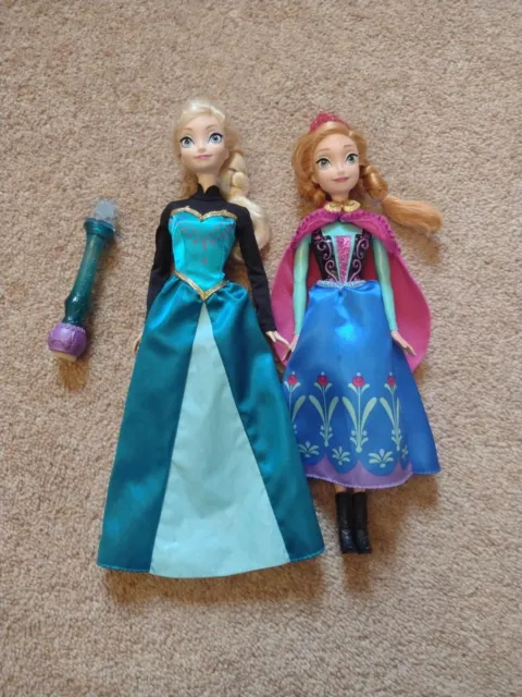 Disney Frozen Elsa and Anna dolls, (Colour Magic Elsa)