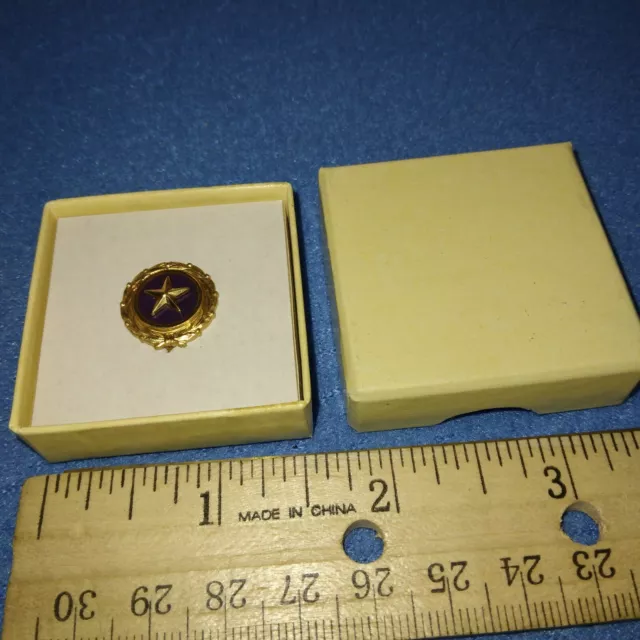 WWII -  Gold Star Mothers US Military Lapel Pin Button 1947 ACT of Congress NOS