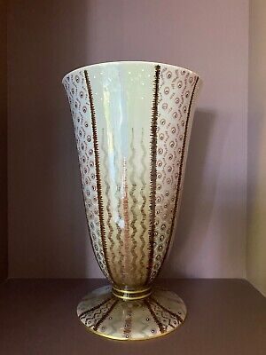 vase de la manufacture de Sèvres par Luce