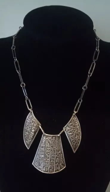 Ancien Collier Style Égyptien En Argent Massif.