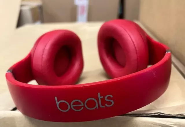 🔥 Beats by Dr. Dre Studio3 Over the Ear Wireless Headphones RED  + CASE