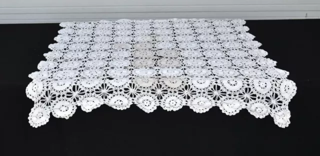 Vintage Hand Crocheted White Scalloped Border Tablecloth 32 x 36