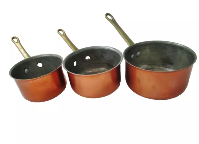 ancienne série de 3 petites casseroles gigognes en cuivre alimentaire-étamées