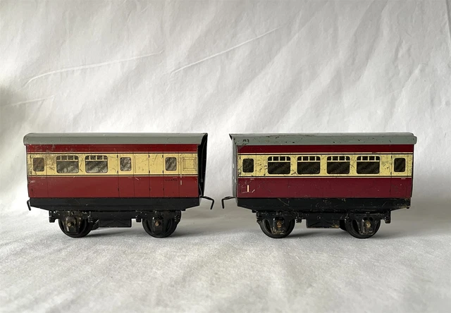 Set Treno Hornby Meccano 3435 🛤️ • Vintage Anni 40’ • Made In England • Se sei interessato ai nostri giocattoli Vintage puoi visitare il nostro negozio Online (Link in Bio). • • #meccano