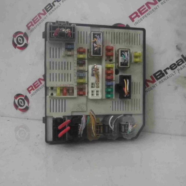 RENAULT MEGANE MK3 20082012 Under Fuse Box 284B60009r £18.06