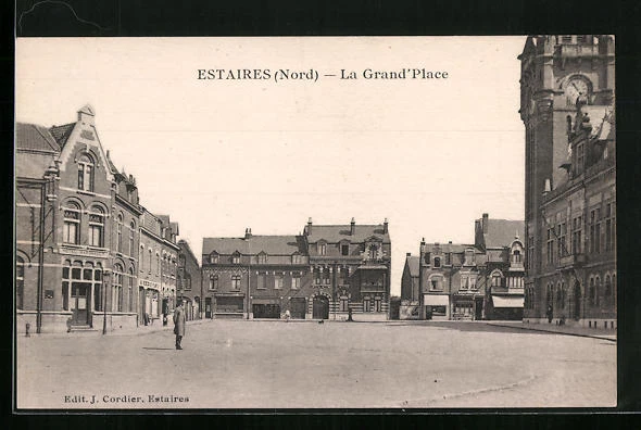 CPA Estaires, La Grand'Place