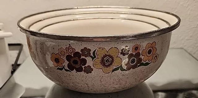 Vintage 3 Piece Set Metal Enamel Mixing Nesting Bowls 1970's Floral Pattern