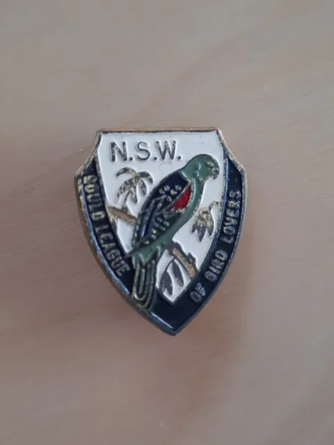 NSW Gould League of Bird Lovers Badge 1961 - Red Winged Parrot