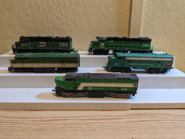 Lot of 5 Diesel Locomotives for Parts / Repair - HO Scale