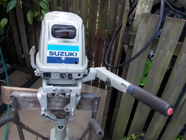 Suzuki Outboard Part 15 Hp  2 Cylinder Wrecking ,All Parts From $1.00