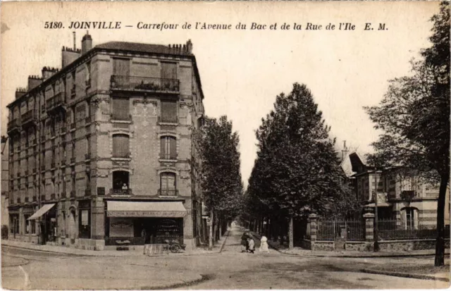 CPA AK Joinville le Pont Carrefour de l'Avenue du Bac FRANCE (1283480)