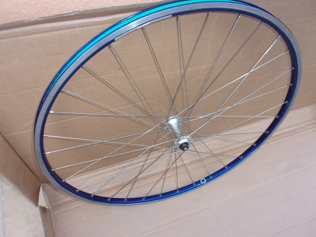 Roue-city avant axe traversant cassette jante Mavic 700 Speedcity Roue-city avant axe traversant cassette jante Mavic 700 Speedcity