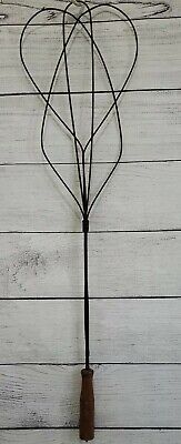Antique Primitive Wood Handle 30' Twisted Wire Heart Shaped Rug Beater