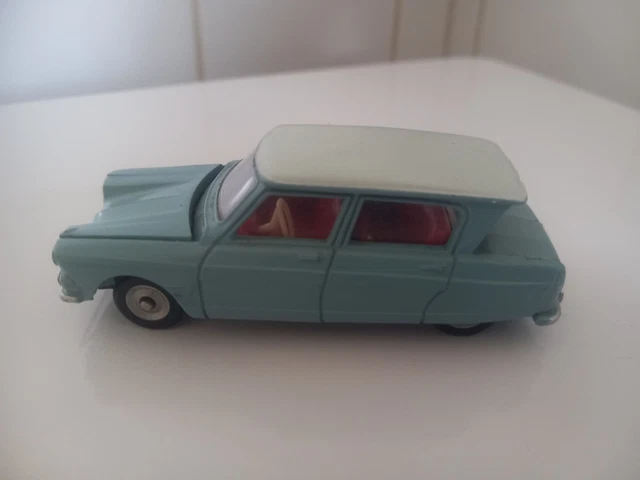 Dinky Toys France - Citroen Ami 6 - ref. 557 - 1/43 ancien
