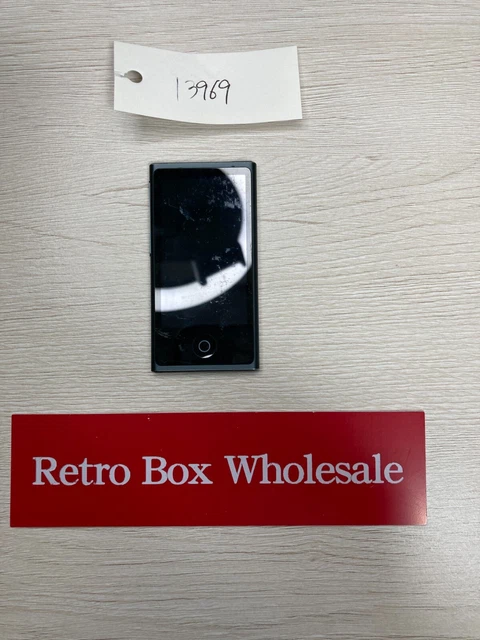 Apple iPod Nano 7th Génération Noir 16 Go Modèle 1317