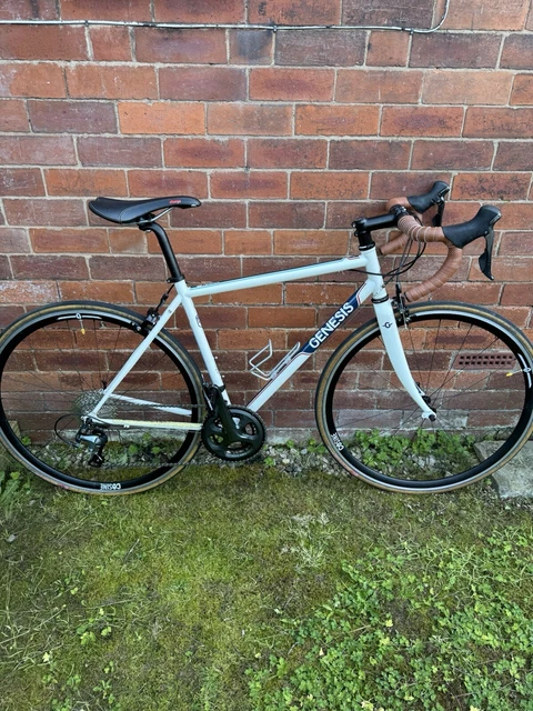 GENESIS EQUILIBRIUM 10 Road Bike 400.00 PicClick UK