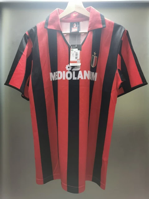 On 28th October 1997 AC Milan said farewell Franco Baresi with a testimonial match between Milan 87-97 and an All-Star XI