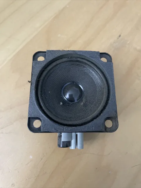 1999-2006 GM SUV Vehicles With Bose Sound D-Pillar Tweeter 15054683 (Used)