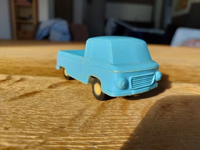 Original IGRA Spielzeugauto DDR BARKAS B 1000 Pritsche - Länge 9,1 B 3,7 H 3,9cm