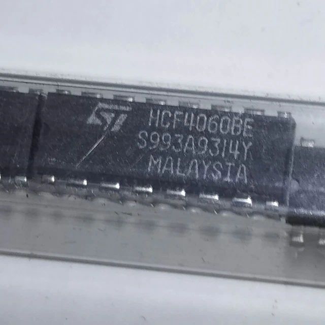 Lot De 2 Circuits Intégrés HCF4081BE Motorola - NOS Reconditionné - IC34