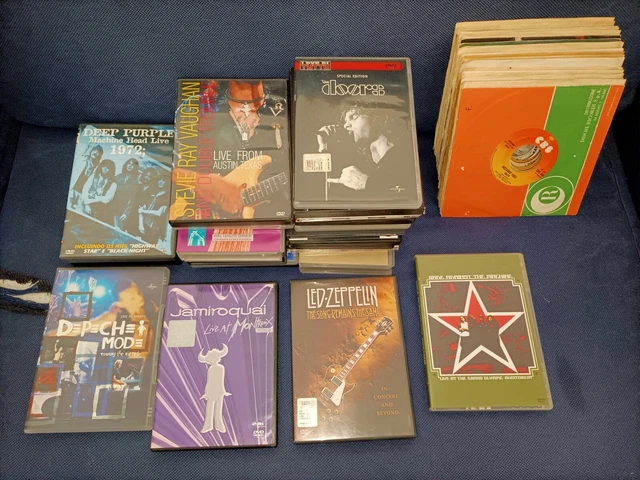 Lotto Composto Da 45 Giri , Vhs E Dvd Musicali .