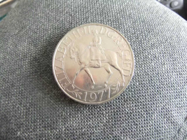 1977 Queen Elizabeth Ii Silver Jubilee Crown Coin ..
