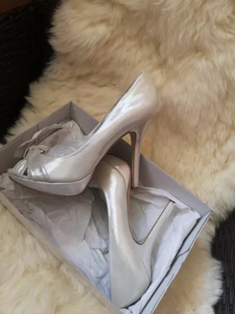 Aldo Mint Silver Women Peep Toe High Heels Size 6