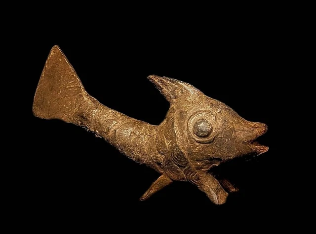 African Tribal Art Brass Carved statue tribal statue Brass Fish Scul-4830
